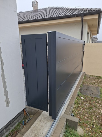 plný plech ST z boku 